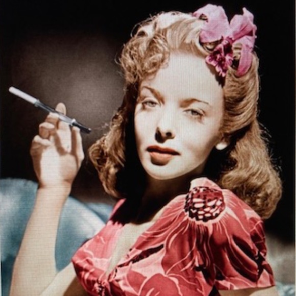 Don't let today be a waste of hair and makeup🫦 - Picture 8 of 14